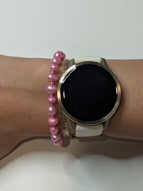 BNWT Full Bead Mode Pearl Bracelet